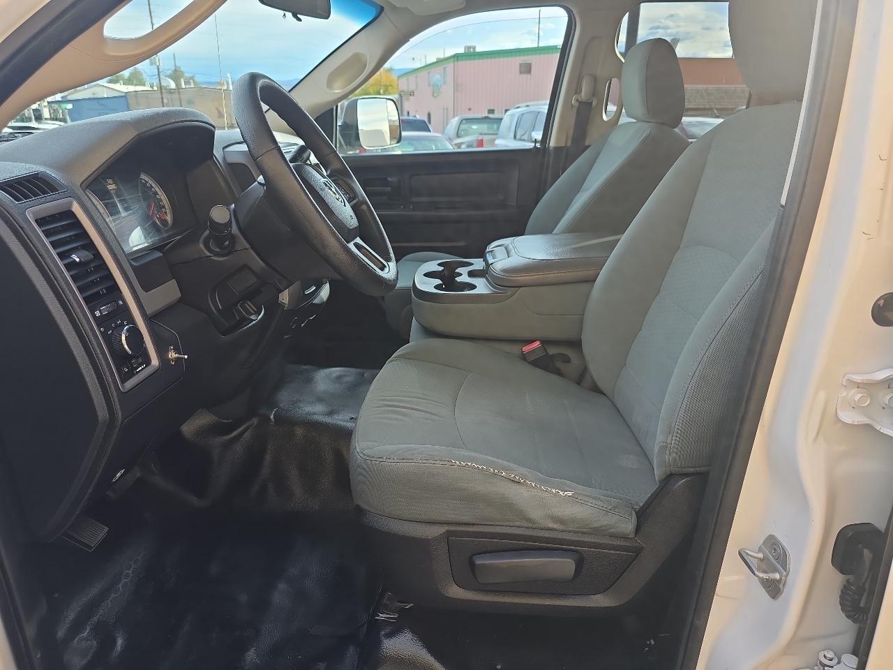 RAM 1500 4WD Quad Cab 140.5" Tradesman 2013