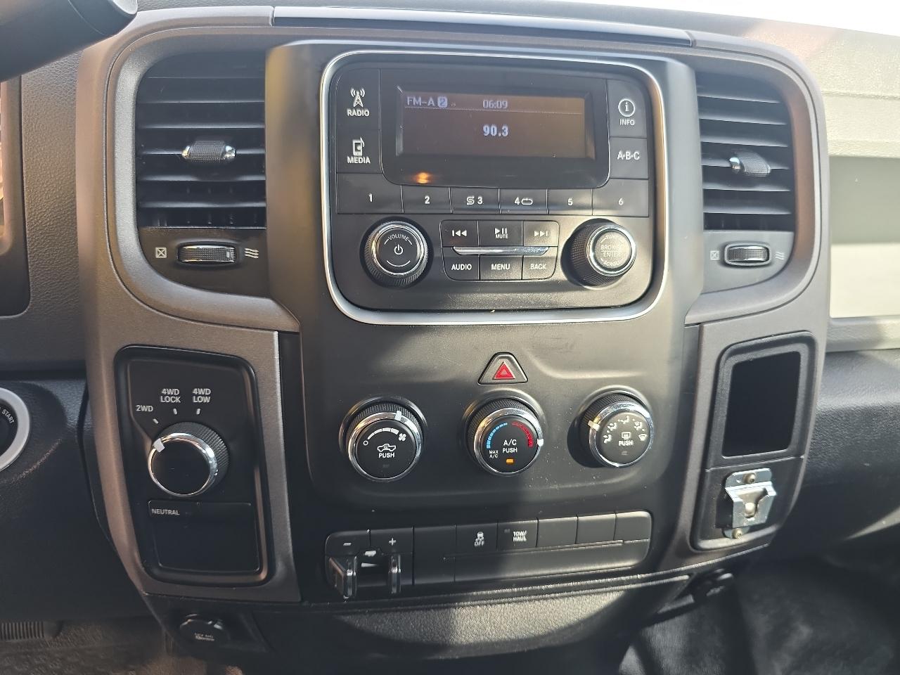 RAM 1500 4WD Quad Cab 140.5" Tradesman 2013