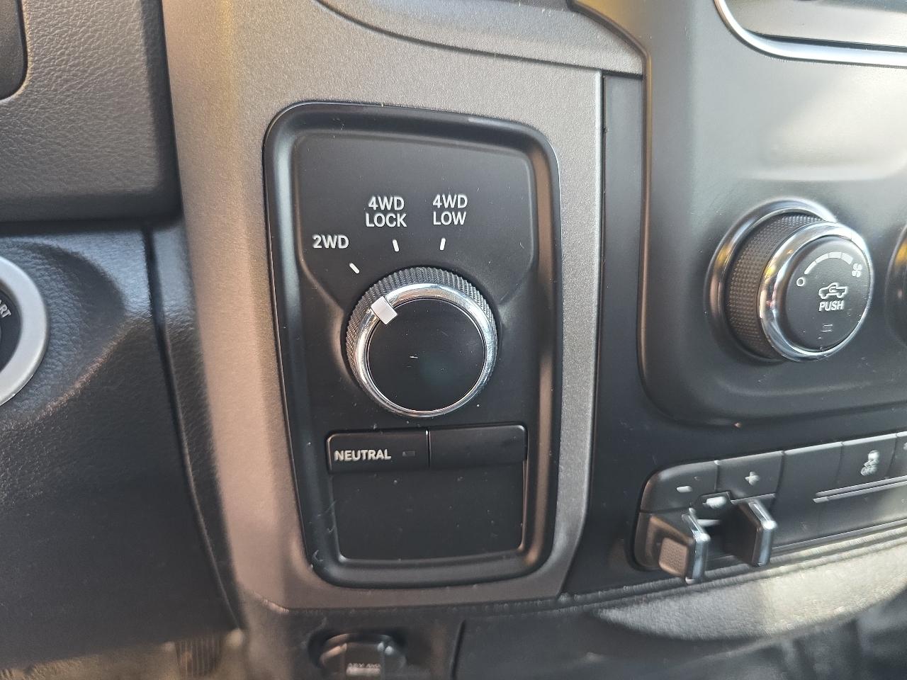 RAM 1500 4WD Quad Cab 140.5" Tradesman 2013