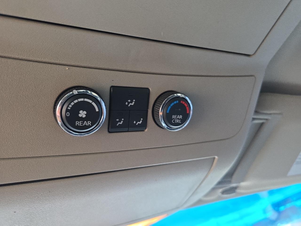 Nissan Armada 4WD 4dr SV 2012