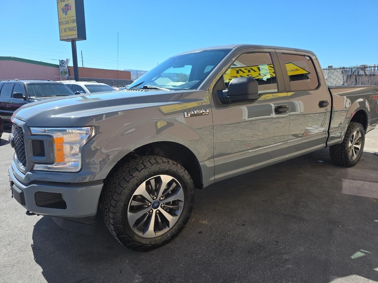 Ford F-150 photo 2