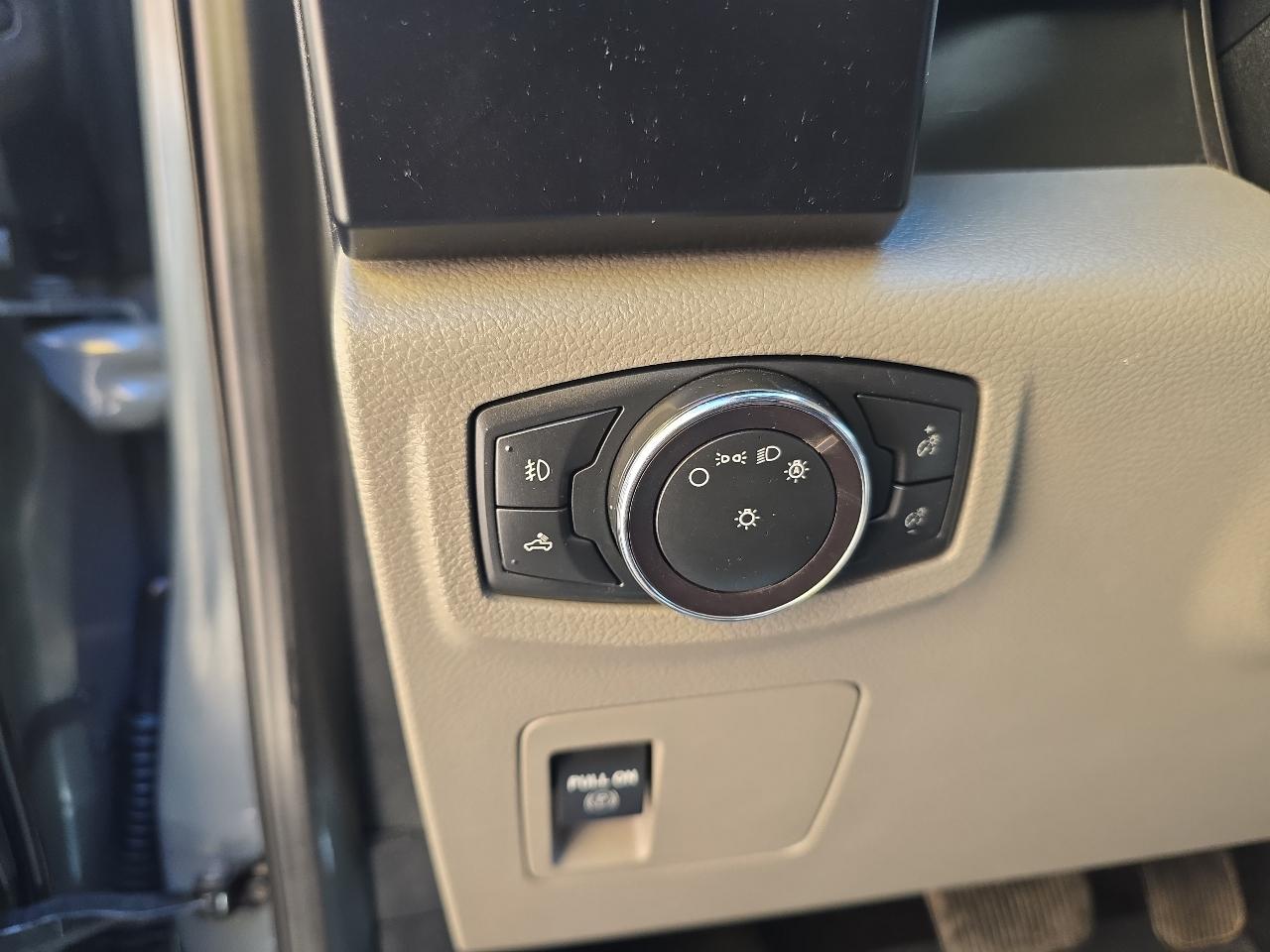 Ford F-150 photo 14