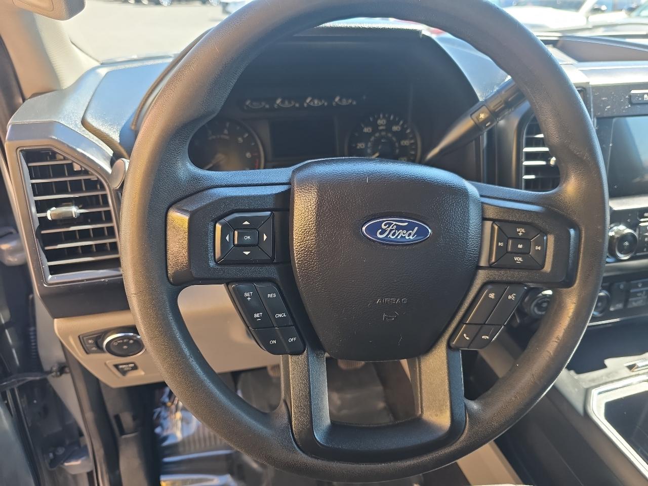 Ford F-150 photo 17