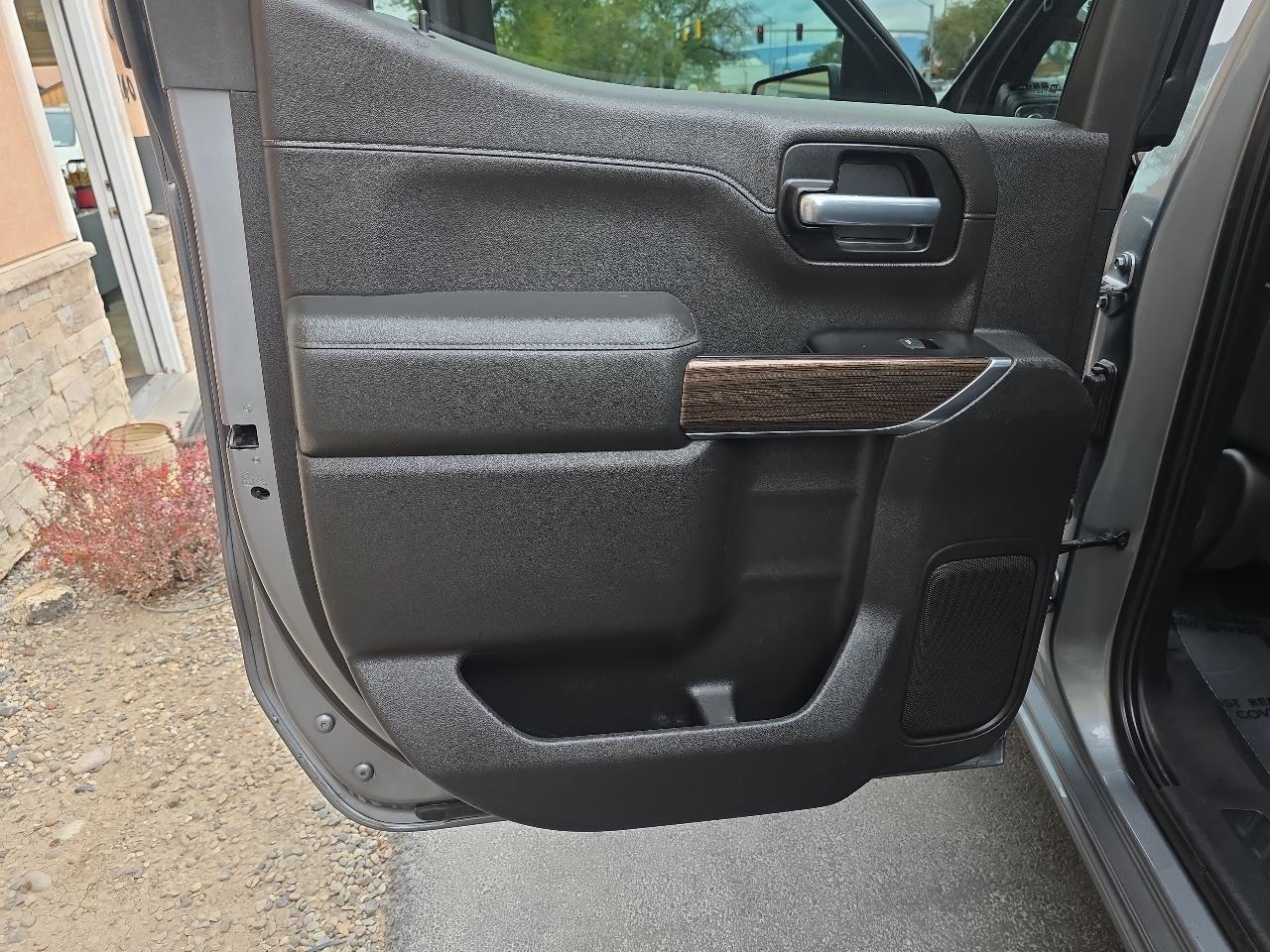 Chevrolet Silverado photo 11