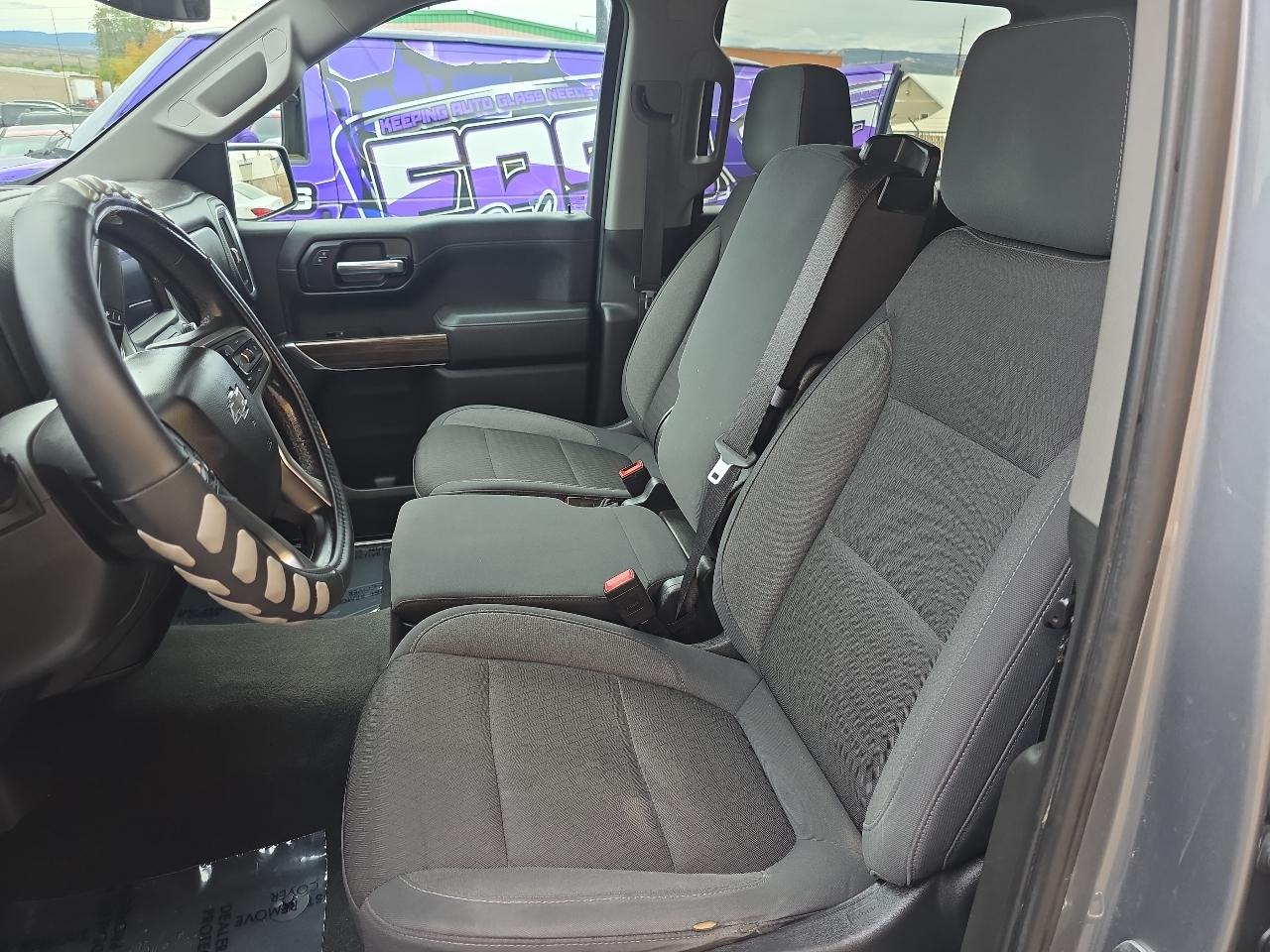 Chevrolet Silverado photo 13