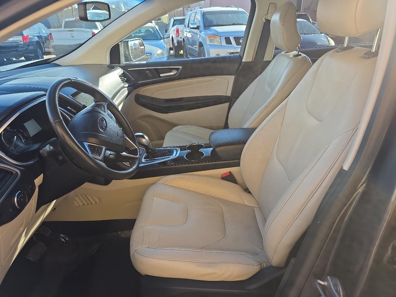 Ford Edge photo 8