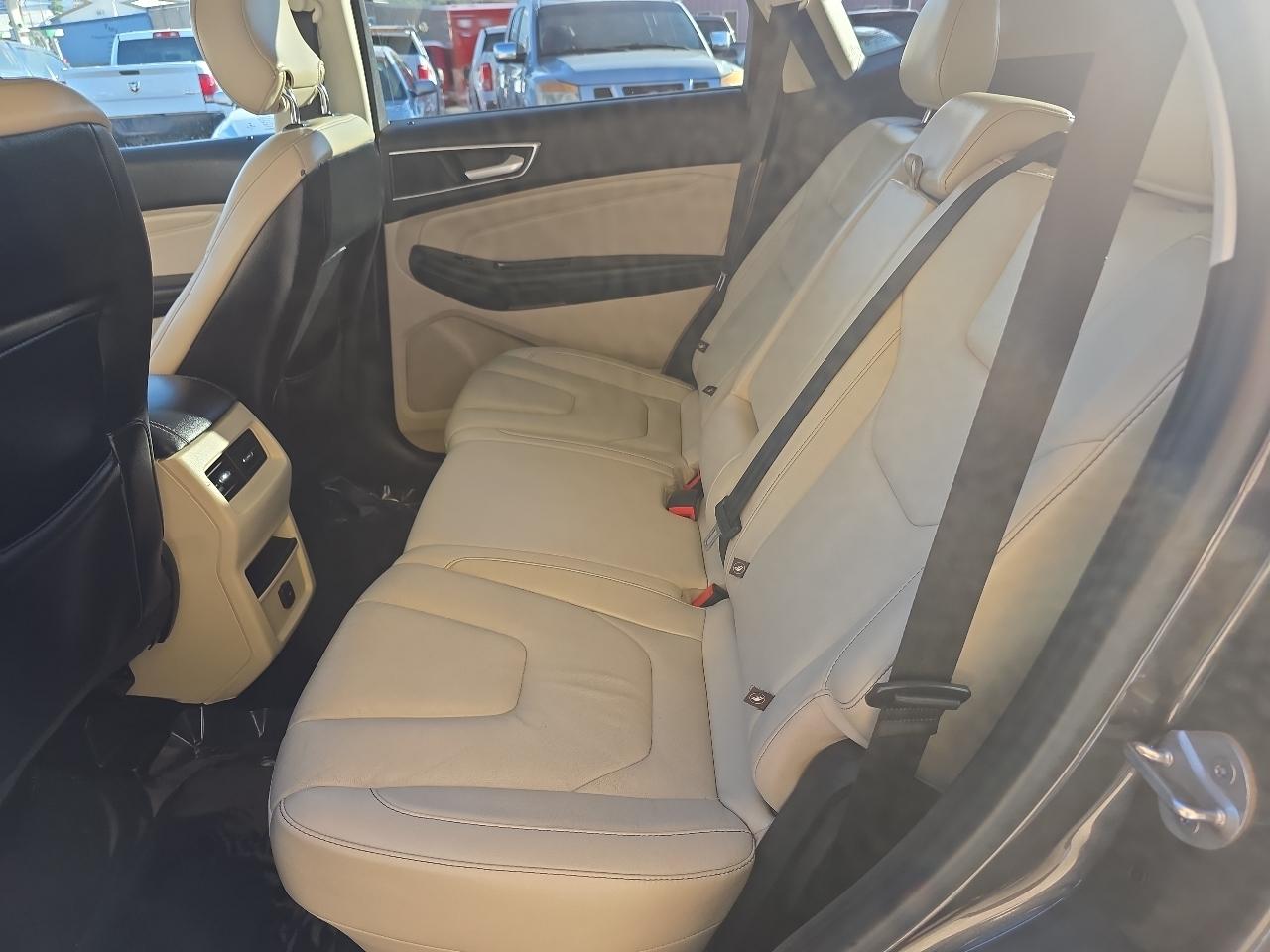 Ford Edge photo 9