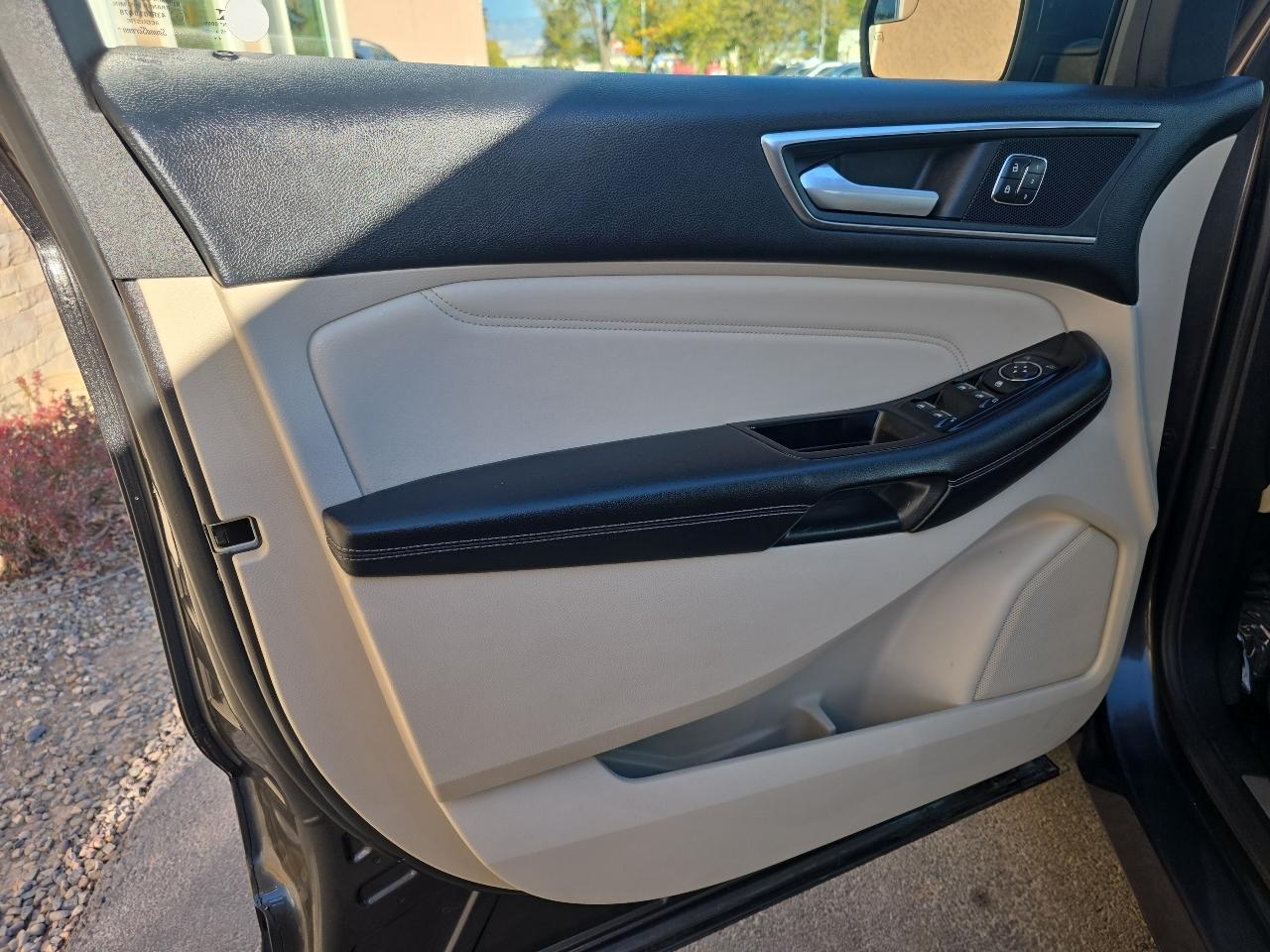 Ford Edge photo 12