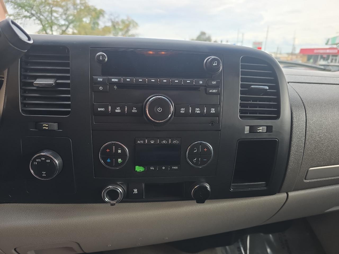 GMC Sierra 1500 4WD Crew Cab 143.5" SLE 2010