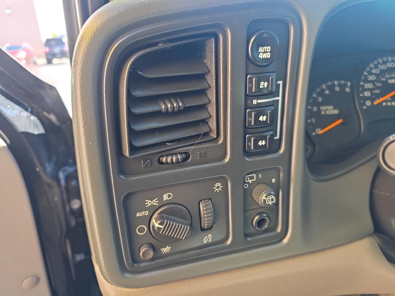 Chevrolet Tahoe 4dr 1500 4WD Z71 2006