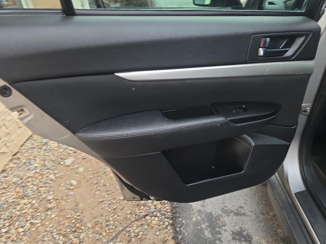 Subaru Outback 4dr Wgn H4 Auto 2.5i Prem AWP 2011