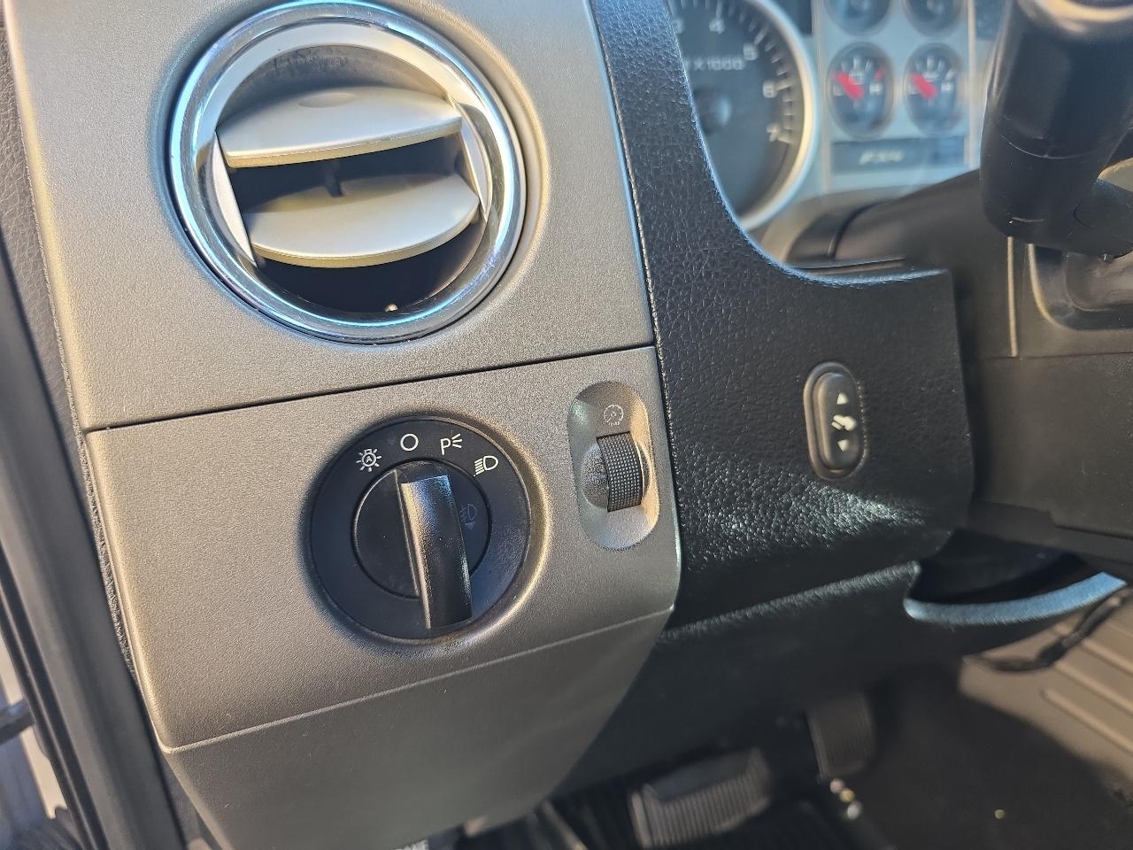 Ford F-150 Supercab 145" XLT 4WD 2005