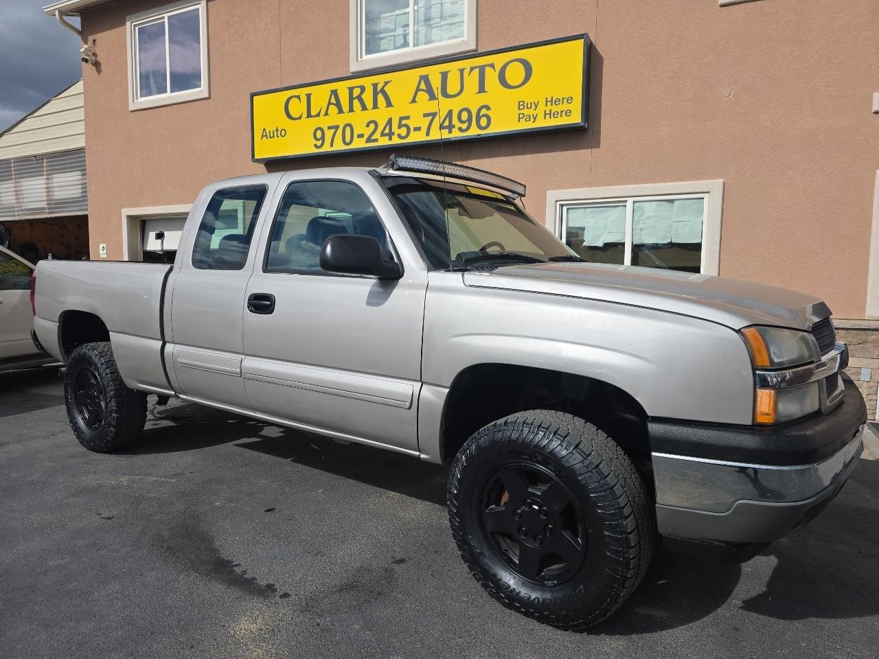 2005 Chevrolet Silverado 1500 Ext Cab 143.5" WB 4WD LS