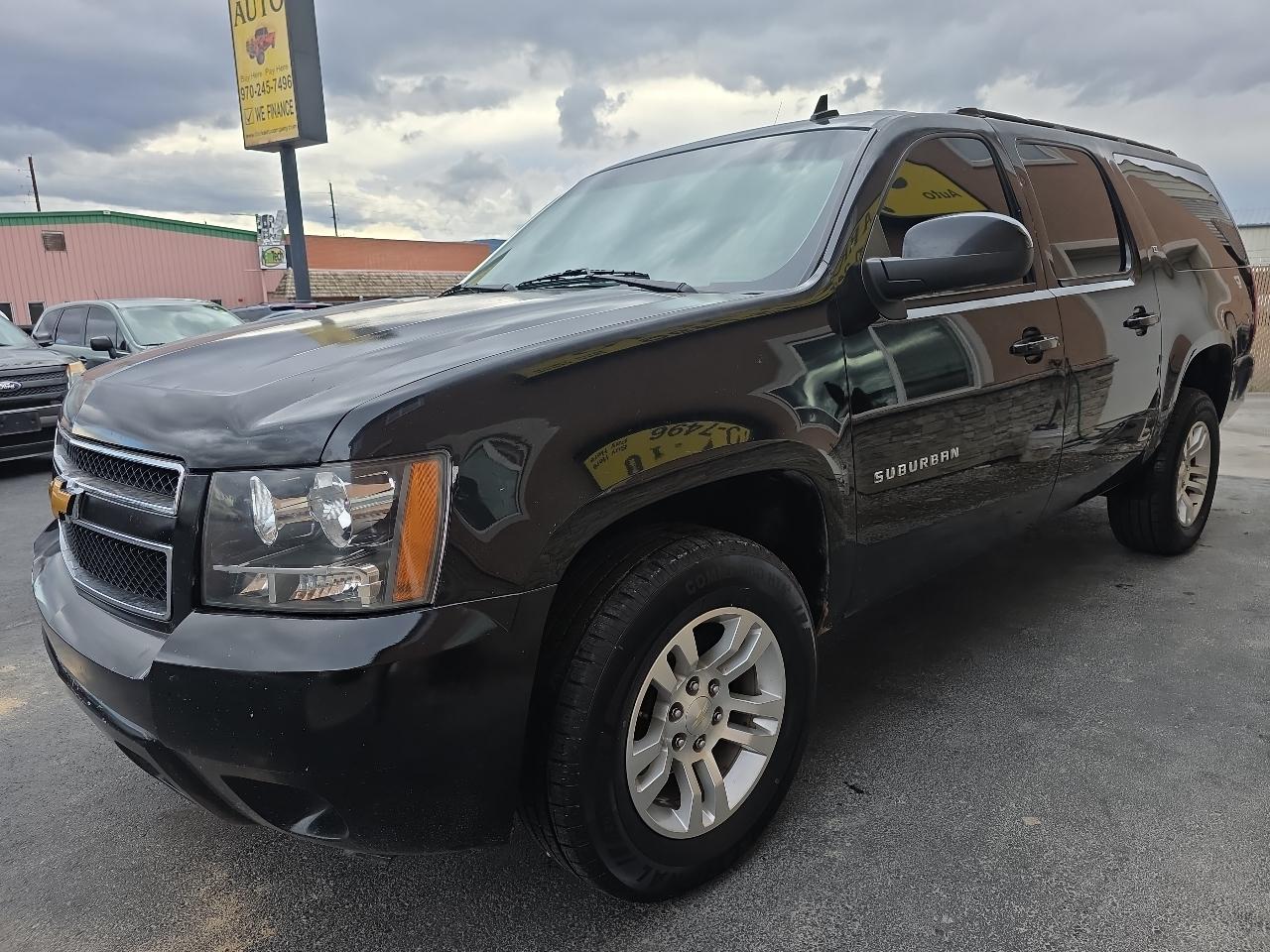 Chevrolet Suburban 4WD 4dr LT 2014