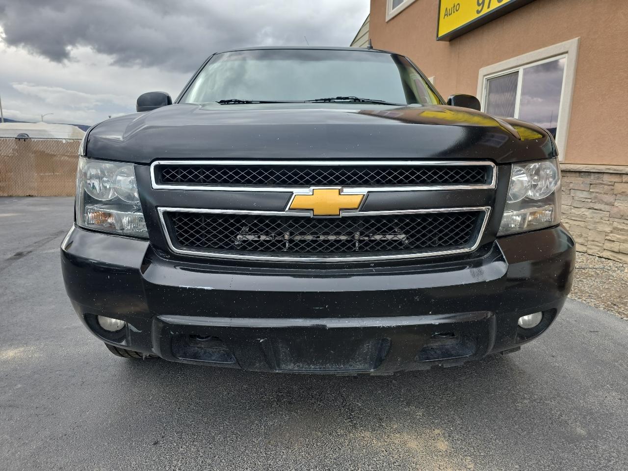 Chevrolet Suburban 4WD 4dr LT 2014