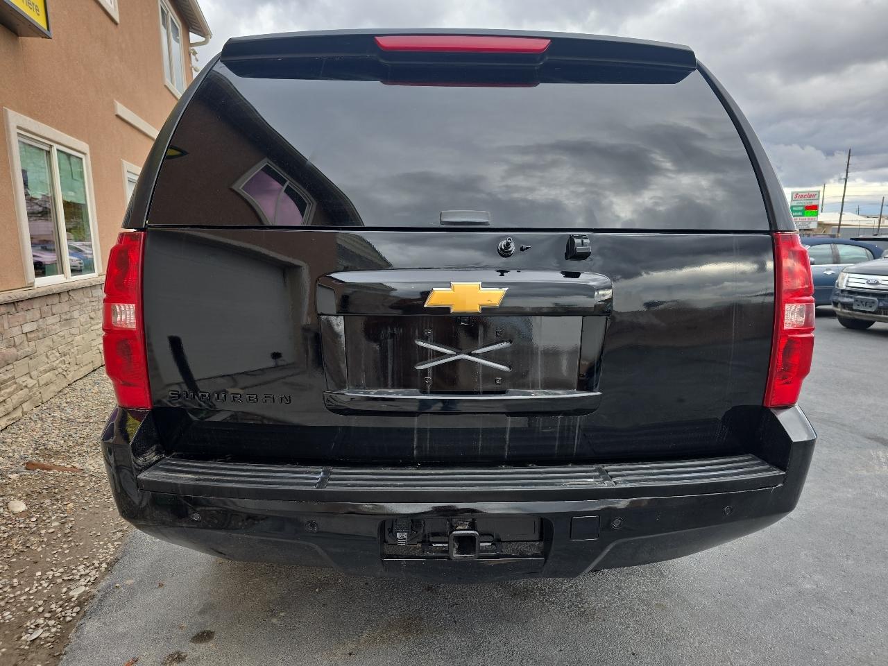 Chevrolet Suburban 4WD 4dr LT 2014