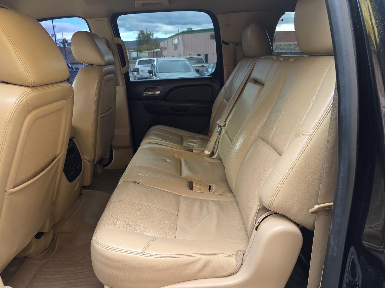 Chevrolet Suburban 4WD 4dr LT 2014