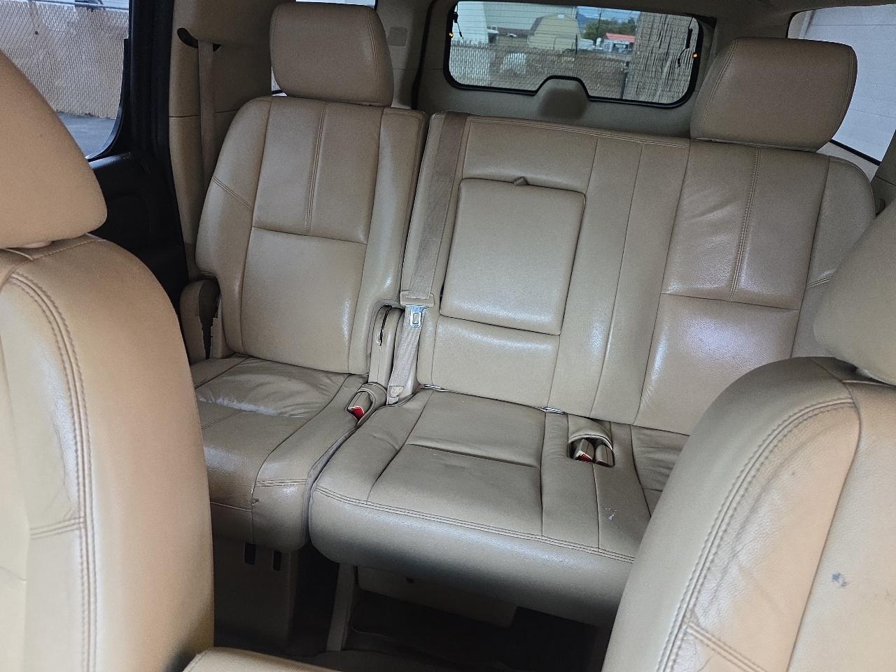 Chevrolet Suburban 4WD 4dr LT 2014