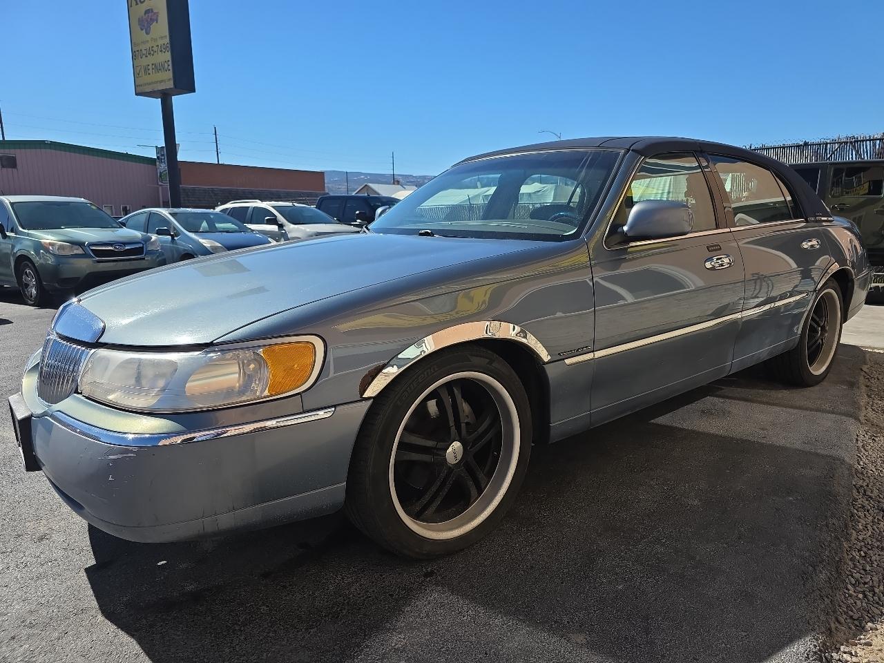 Lincoln Town Car 4dr Sdn Executive 1999