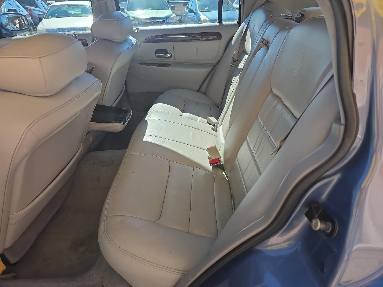 Lincoln Town Car 4dr Sdn Executive 1999