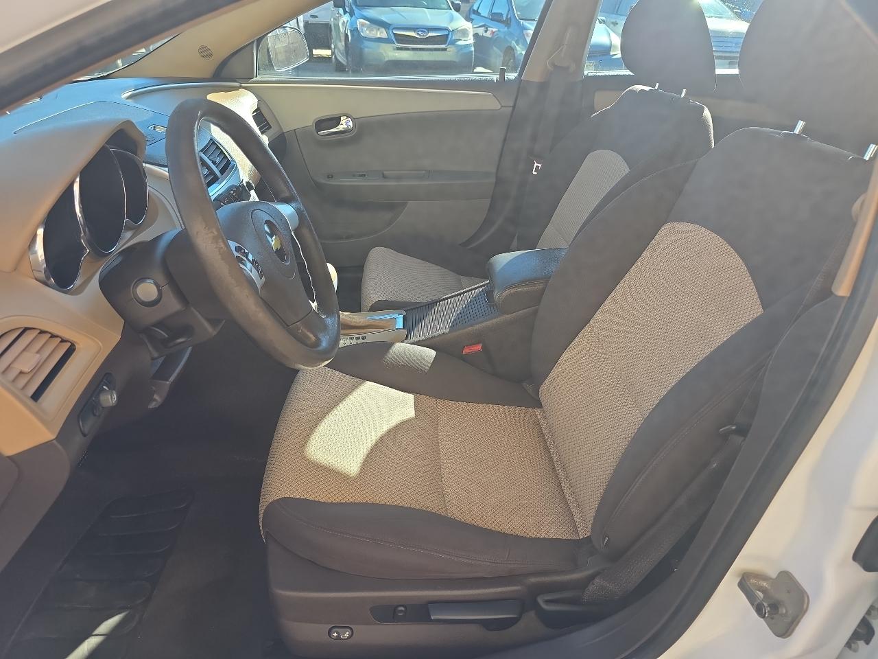 Chevrolet Malibu 4dr Sdn LS w/1FL 2010