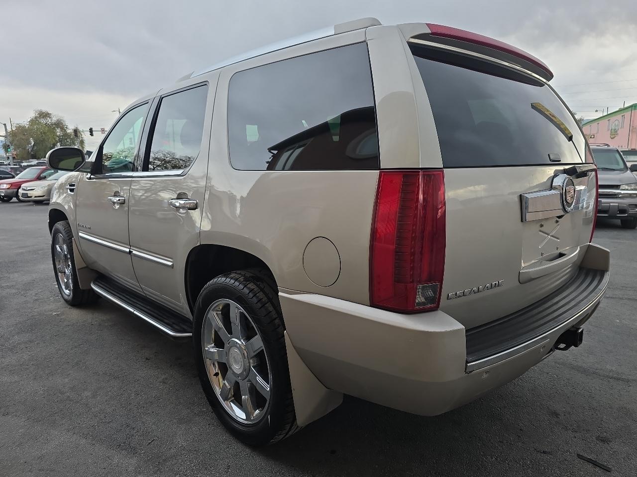 Cadillac Escalade AWD 4dr 2007