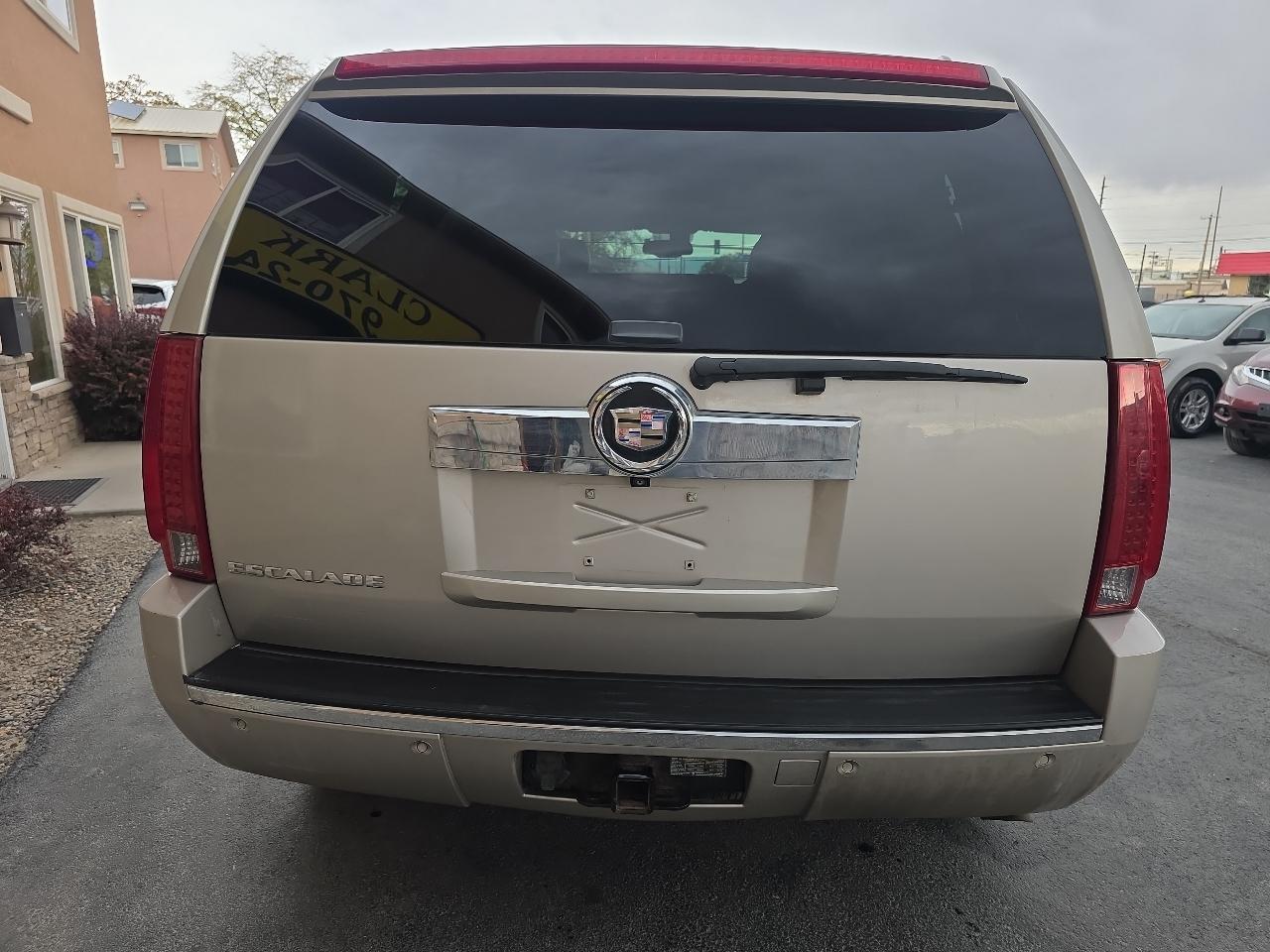 Cadillac Escalade AWD 4dr 2007