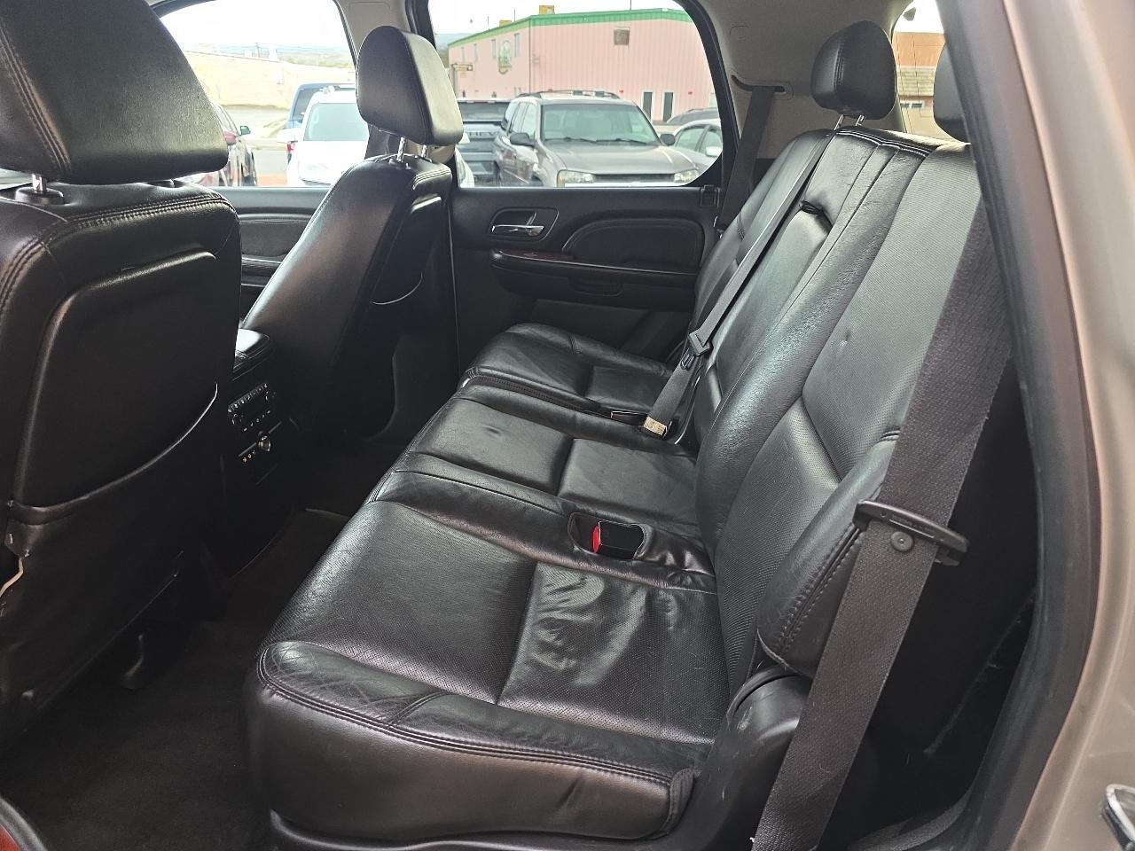 Cadillac Escalade AWD 4dr 2007