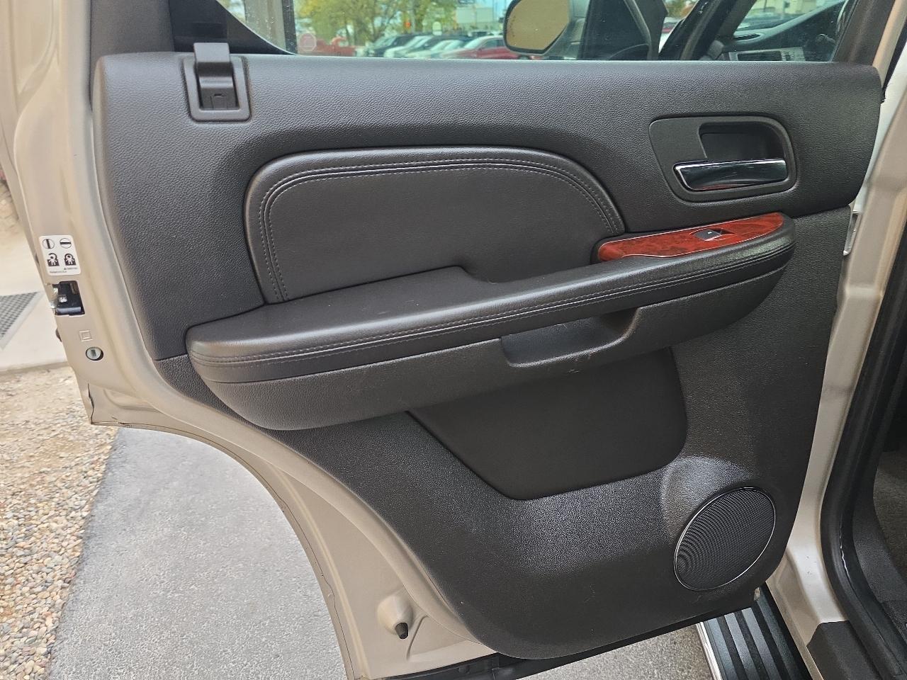 Cadillac Escalade AWD 4dr 2007