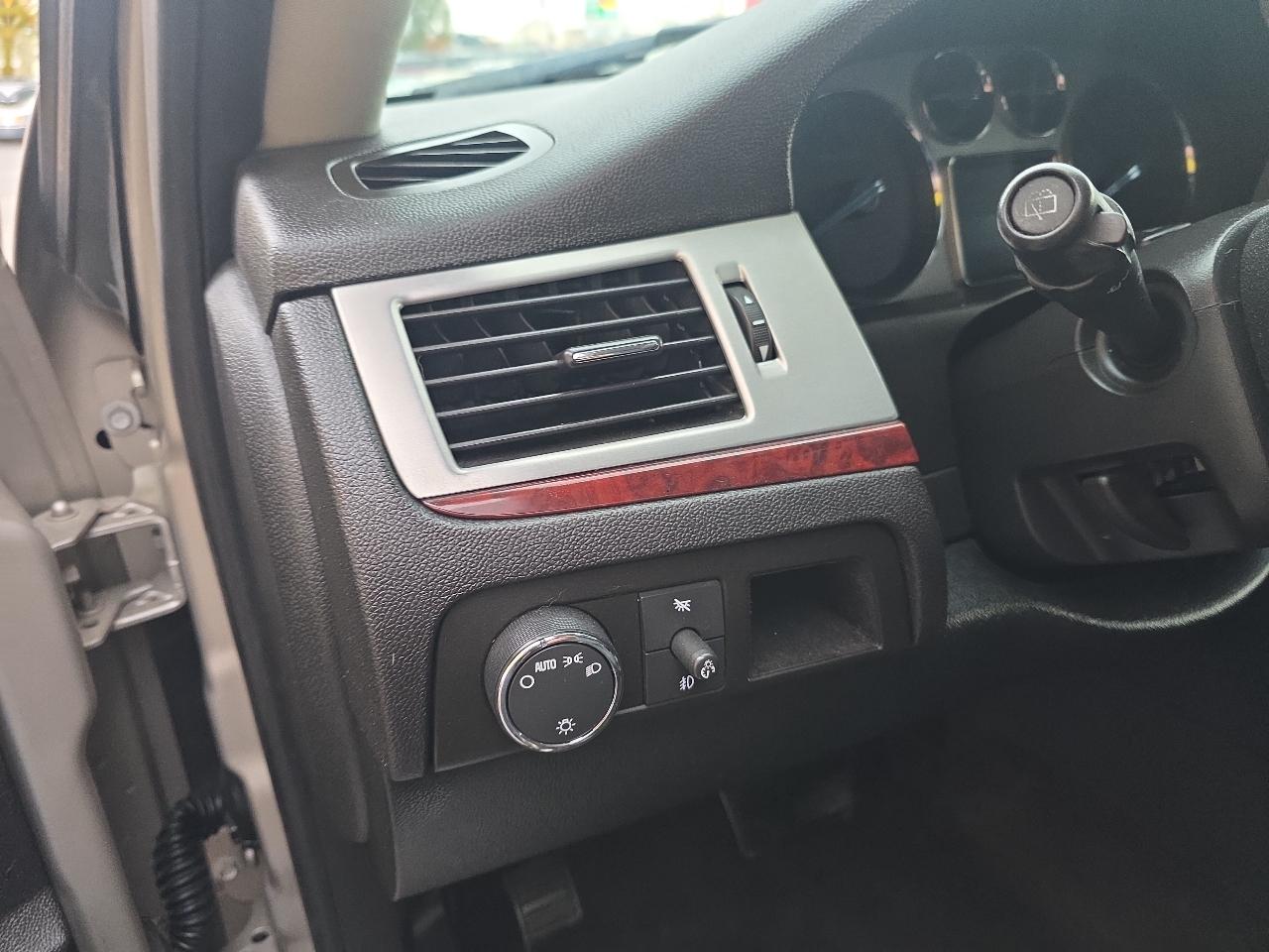 Cadillac Escalade AWD 4dr 2007