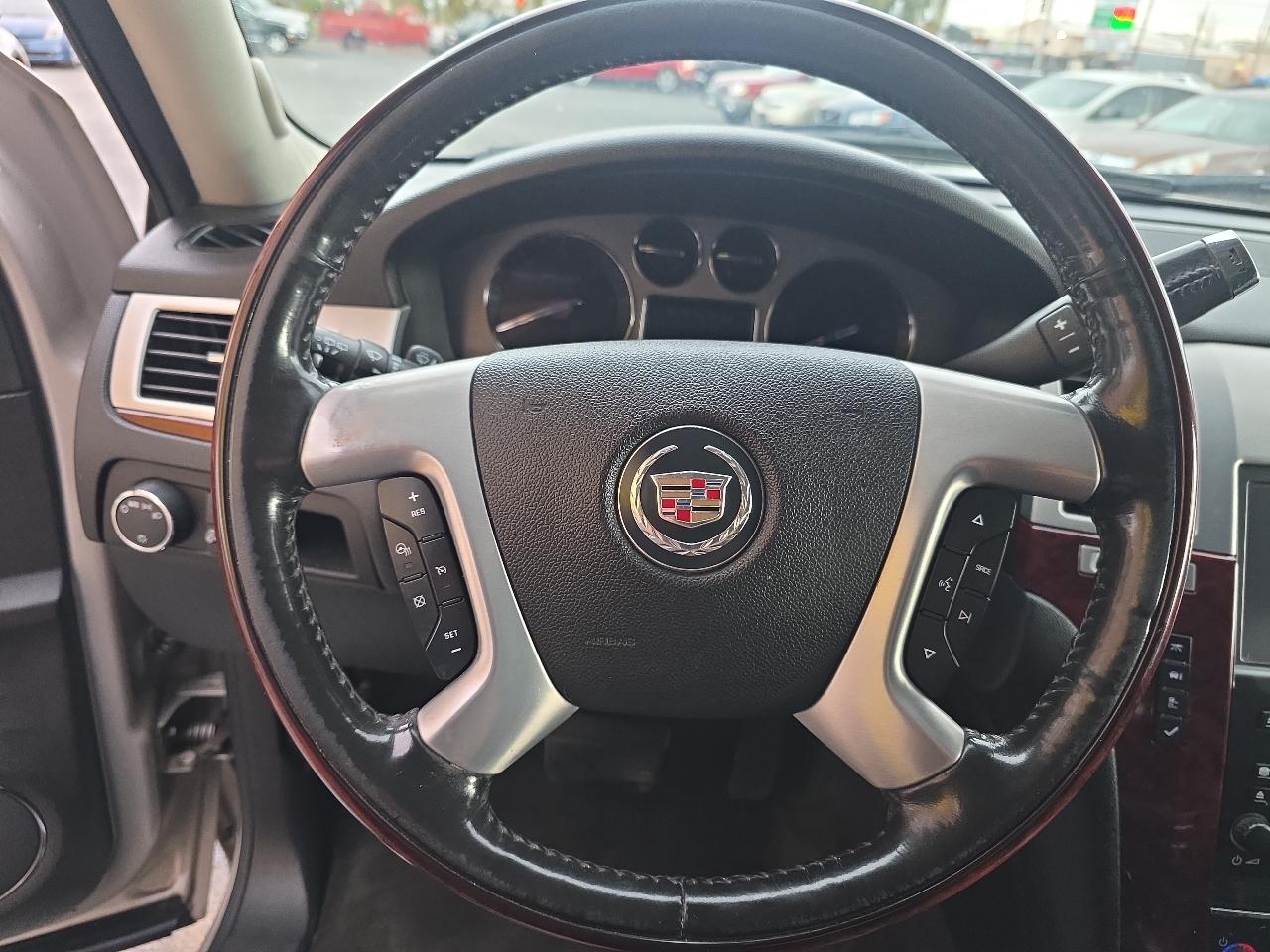 Cadillac Escalade AWD 4dr 2007
