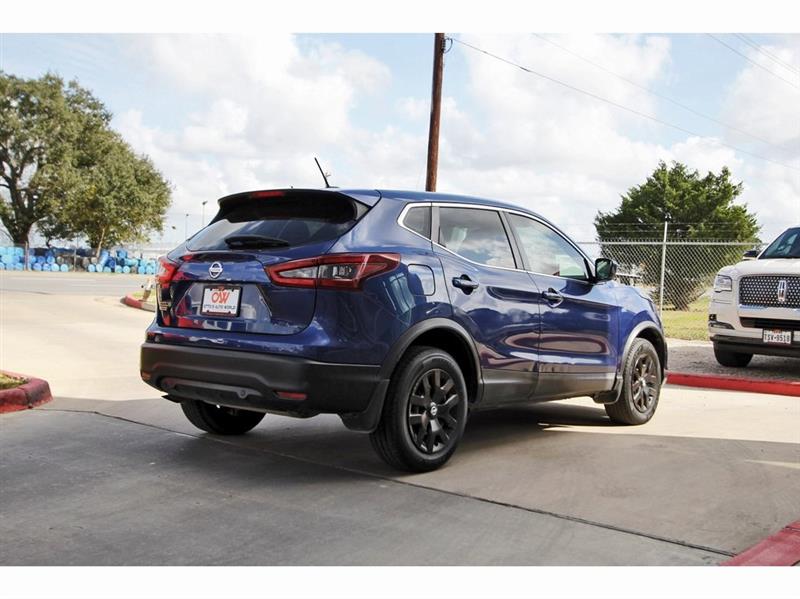 Nissan Rogue Sport  2020