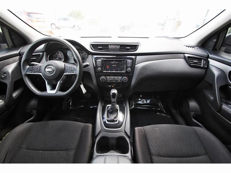 Nissan Rogue Sport  2020