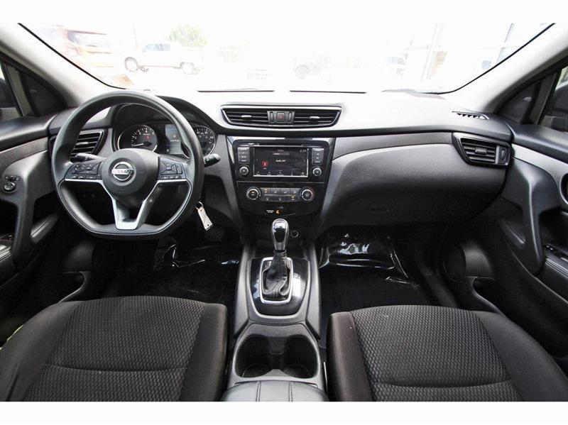 Nissan Rogue Sport  2020