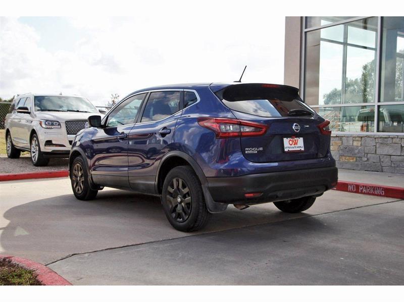 Nissan Rogue Sport  2020