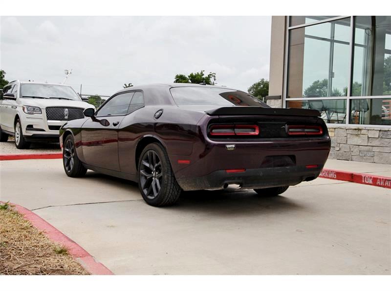 2021 Dodge Challenger SXT photo 3