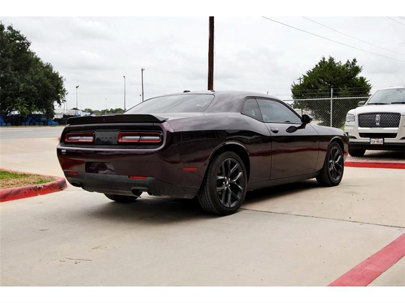 2021 Dodge Challenger SXT photo 4