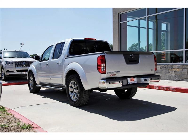 2019 Nissan Frontier SL photo 4