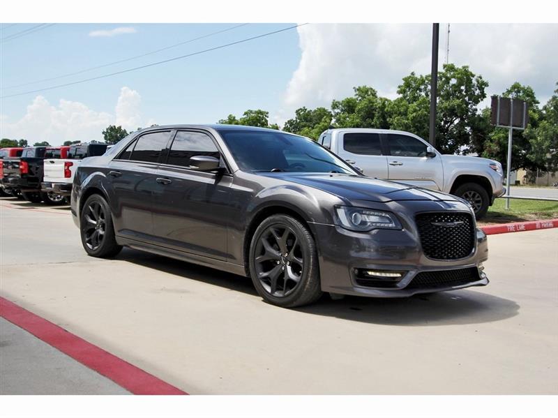 2022 Chrysler 300 Touring L photo 3