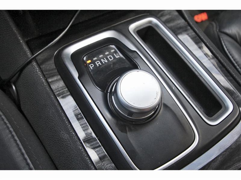 2022 Chrysler 300 Touring L photo 15