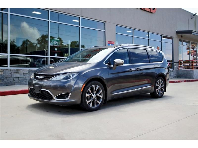 2017 Chrysler Pacifica Limited photo 2