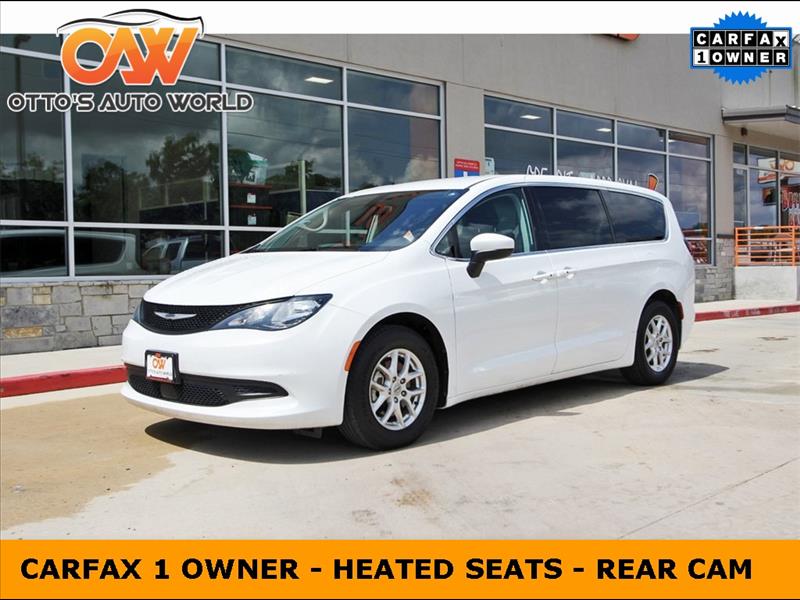 2022 Chrysler Voyager LX