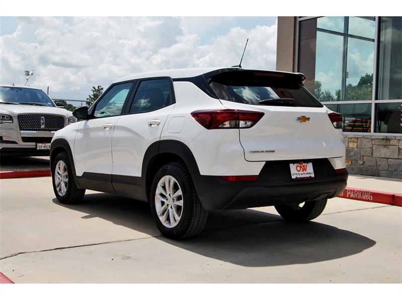 2022 Chevrolet Trailblazer LS photo 3