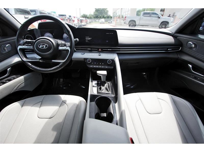 2023 Hyundai Elantra Limited photo 9