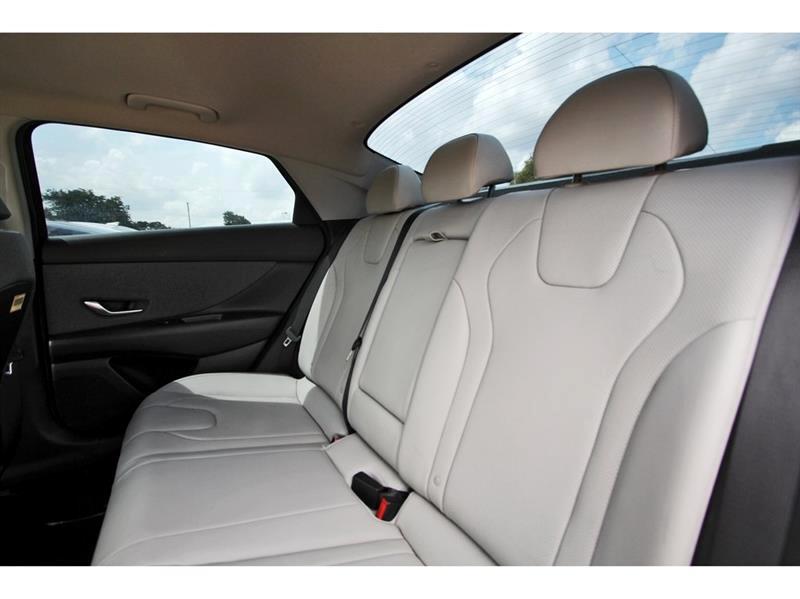 2023 Hyundai Elantra Limited photo 16