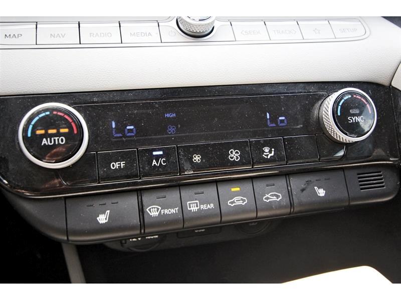 2023 Hyundai Elantra Limited photo 17
