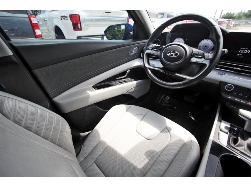 2023 Hyundai Elantra Limited photo 18