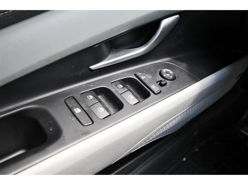 2023 Hyundai Elantra Limited photo 24