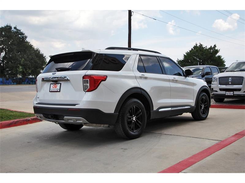 2022 Ford Explorer XLT photo 2