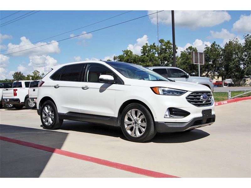 2020 Ford Edge Titanium photo 2